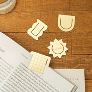 Metal paperclip bookmarks